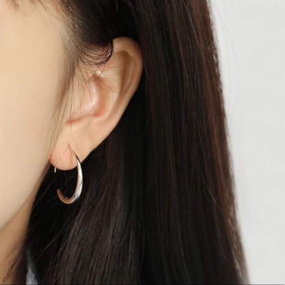 🌛Insta Sterling silver hoop earrings - Picture 5 of 6